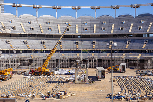 El Nou Mestalla ultima los detalles previos al izado de la cubierta y continúa con los trabajos de las zonas exteriores e interiores