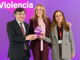 FCC honours Fundación ONCE for its work and care for women victims of gender violence