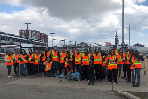 FCC Construcción Canada participates with the local community in various cleanup actions