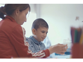 The video about Ayman and the Plan Familia is already available at www.enpositivofcc.es