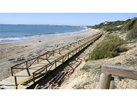 FCC Construccion completes the construction of the pedestrian path between the beaches of Fuentebravía and Las Redes (Cádiz)