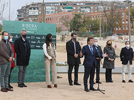 The mayor of Madrid visits the urbanization works Mahou-Calderón
