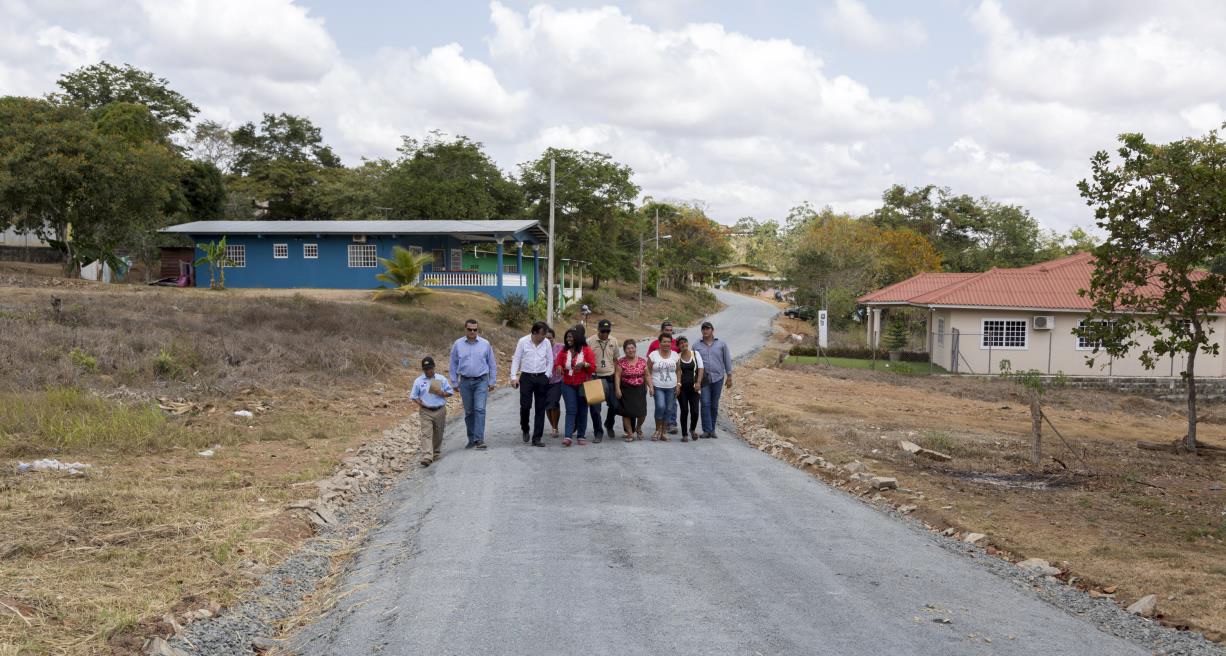 FCC Construcción rehabilita la calle principal de la Barriada “El Periodista”en Panamá