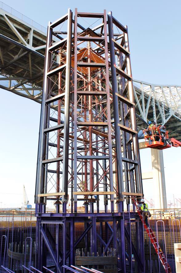 FCC makes progress on the construction of towers on the Gerald Desmond Bridge
