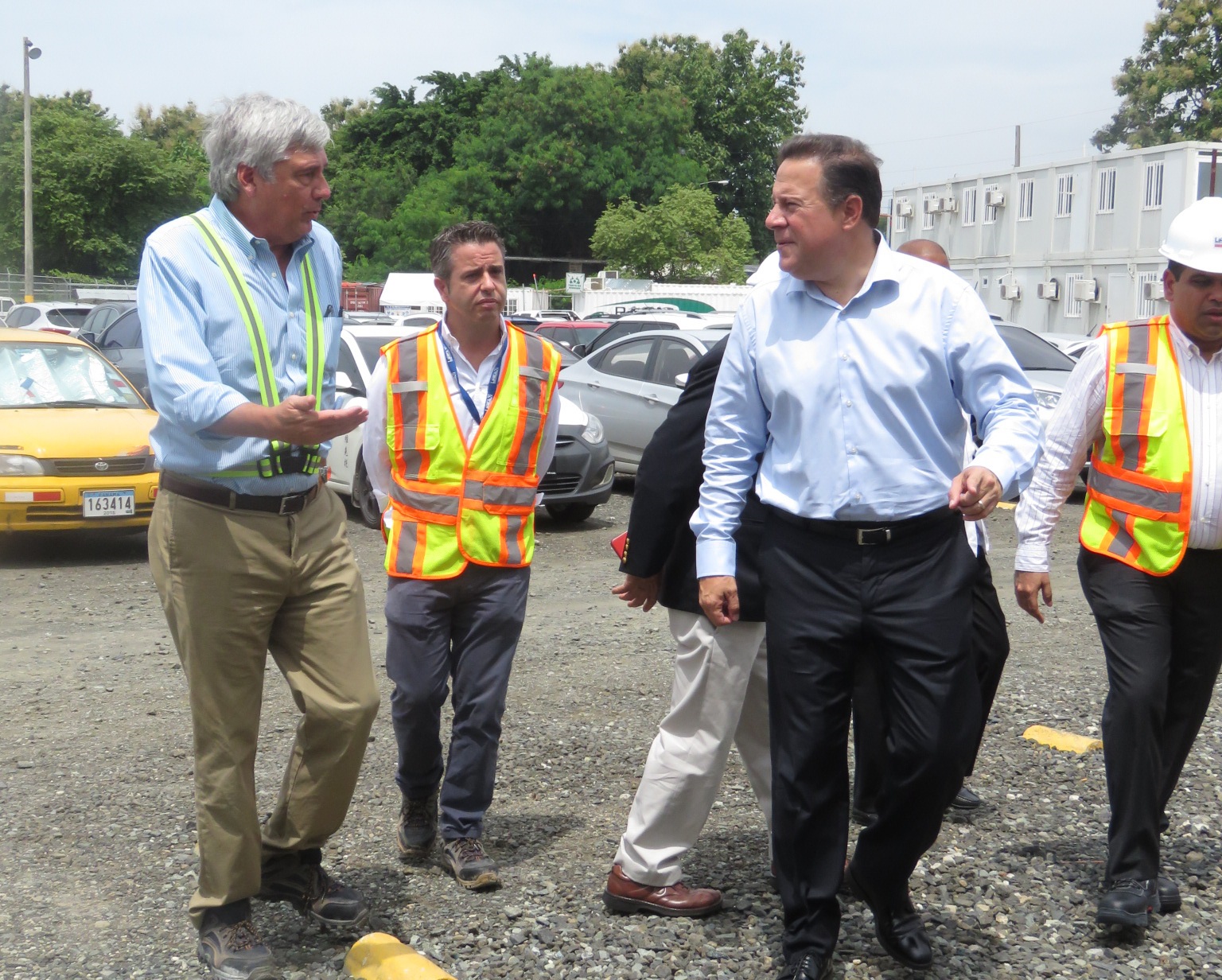 The President of Panama, Juan Carlos Varela, pays a visit to FCC works