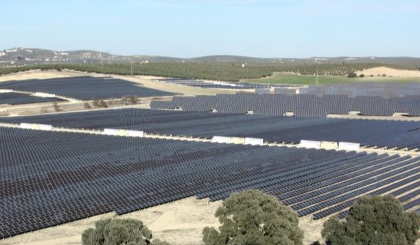 FCC Industrial en el parque fotovoltaico Espejo de Córdoba produce energía renovable para el consumo de<br />9.000 familias
