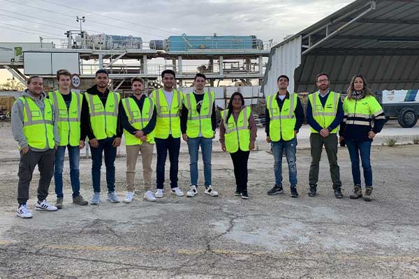Students from the European University have visited the facilities of the FCC Construcción Machinery Park