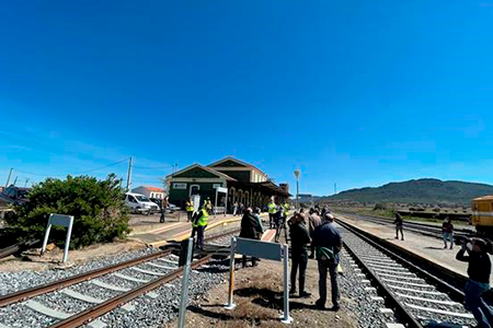 The Minister of Mobility, Transportation and Housing of the Junta de Extremadura visits the track renovation works of the Ciudad Real-Badajoz Line