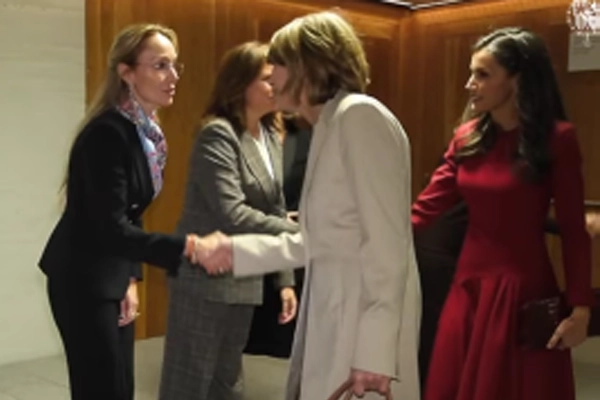 The chairwoman of the FCC Group attends a working meeting between the Queen and the German First Lady on women and equality in Spain