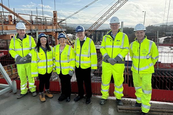 The First Minister of Wales (United Kingdom) visits the A465 dual carriageway improvement project