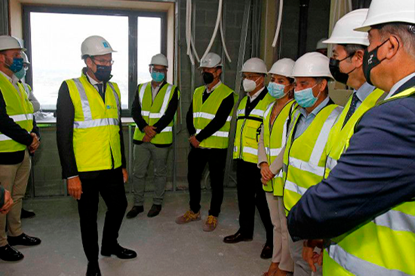 FCC Construcción present at the visit of the President of the Xunta de Galicia to the CHUAC project